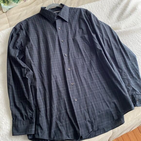 Van Heusen Black Button Down with Small White Check Size Large - Picture 3 of 8